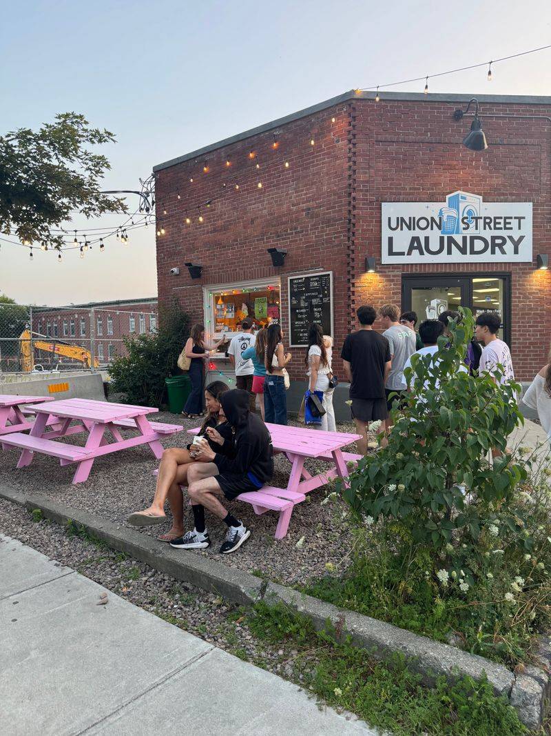 The 7 Maple Creemee Stops Near Burlington That Feel Pure Vermont - Decor Hint Little Gordo Creemee Stand