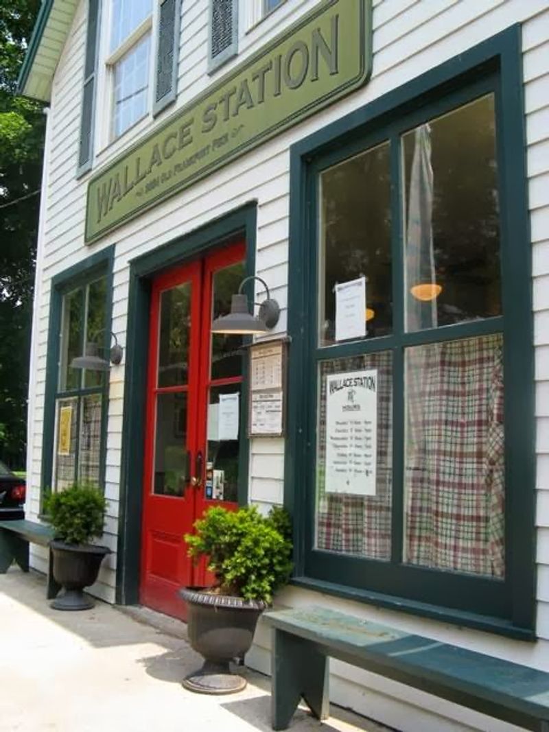Fried Green Tomato And Pimento Cheese At Wallace Station