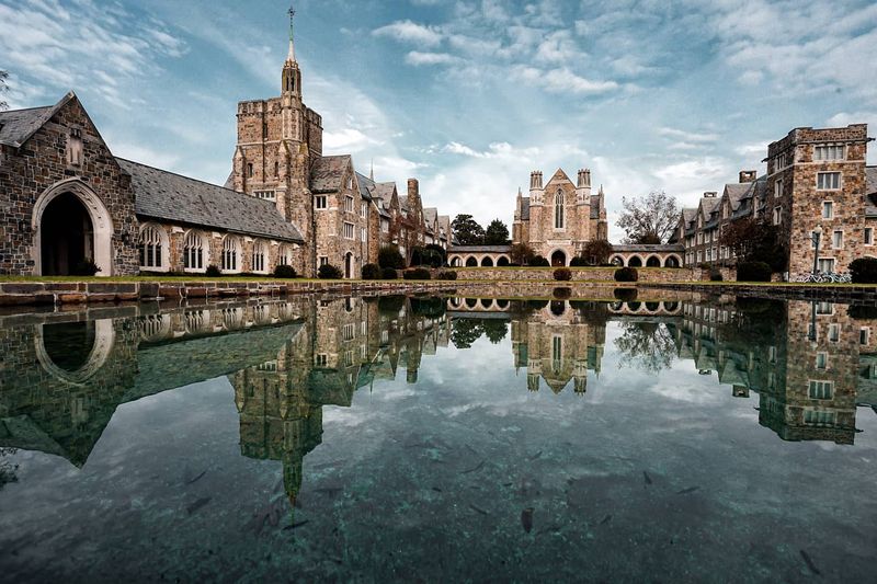 This Stunning College In Georgia Looks Just Like Hogwarts - Decor Hint Students Work On Campus For Tuition