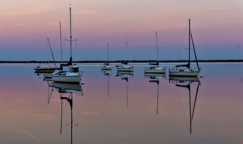 This Hidden North Carolina Lake Holds Mysteries You Have To See - Decor Hint Neutral Water Chemistry Defies Regional Norms