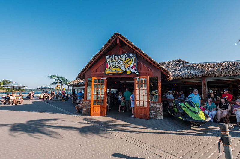 These Georgia Food Spots Built Their Reputation The Old-Fashioned Way - Decor Hint Pelican Pete's