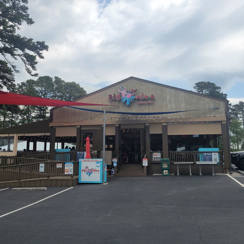 Pig Tales on Lake Lanier