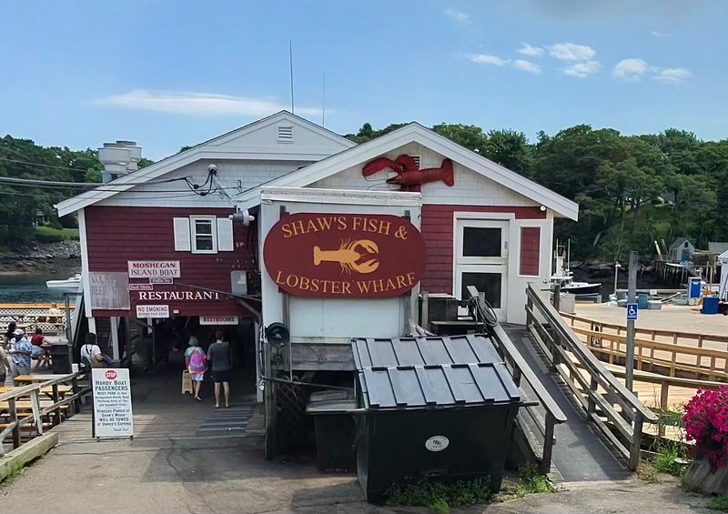 20 Local-Loved New England Seafood Shacks From Massachusetts And Beyond - Decor Hint Shaw's Fish & Lobster Wharf