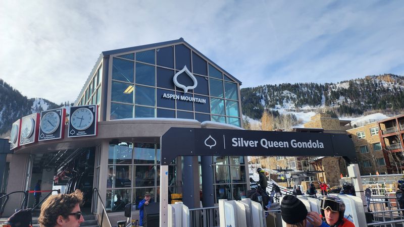 9 Colorado Mountain Restaurants Serving Charming Views With Every Bite - Decor Hint Sundeck