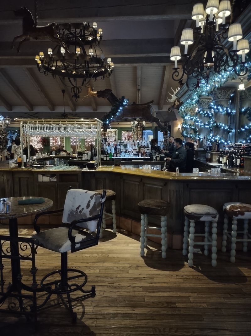 This Middle-Of-Nowhere California Steakhouse Serves Some Of The Best Steaks You'll Ever Taste - Decor Hint Rich History Since 1937