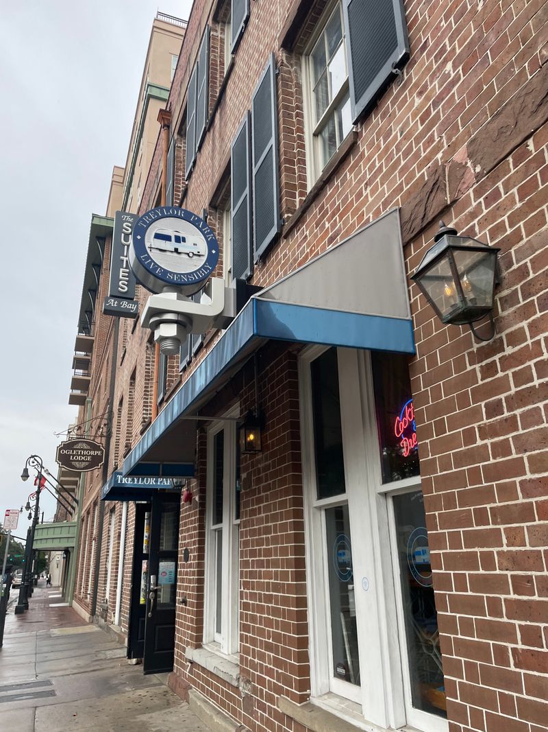 These 14 Georgia Restaurants Are Where Savannah Locals Actually Eat - Decor Hint Treylor Park