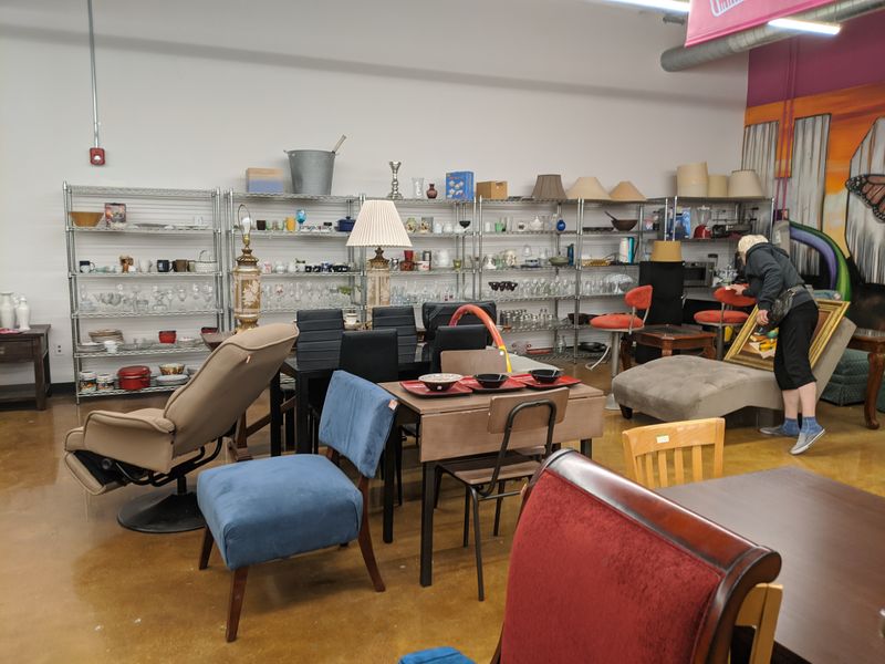 This Massive California Thrift Store Is So Big, Shoppers Say It Takes All Day - Decor Hint Payment Options That Match Modern Expectations