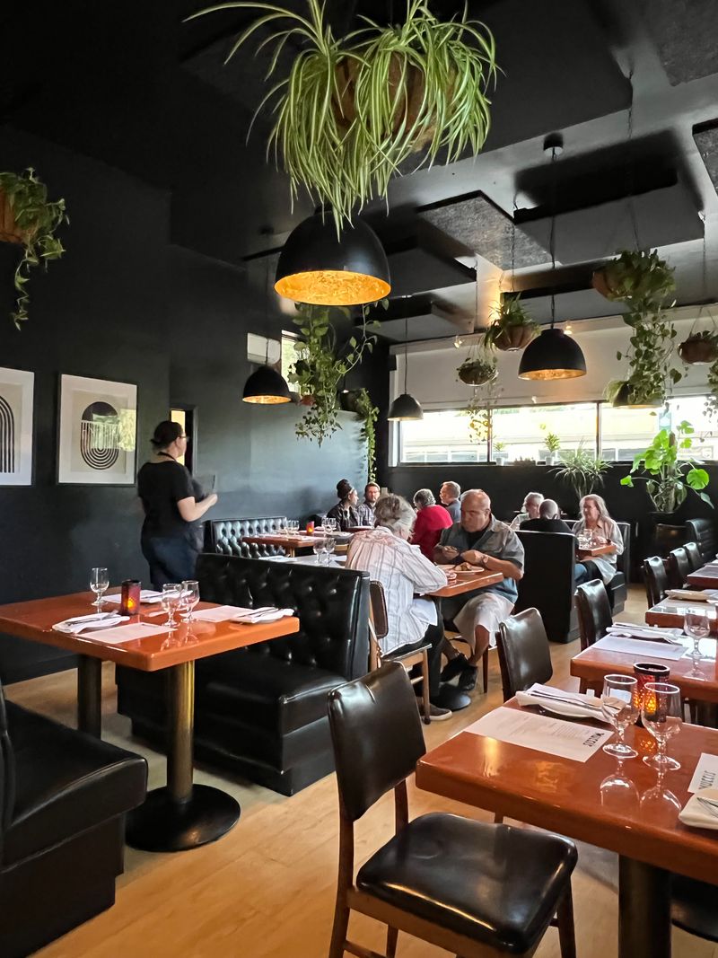 10 Spots St Paul, Minnesota Locals Go To For Pizza When The Snow Starts Falling - Decor Hint Mucci’s Italian