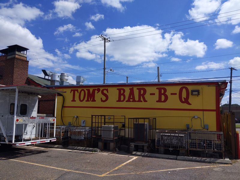 Tom's Bar-B-Q