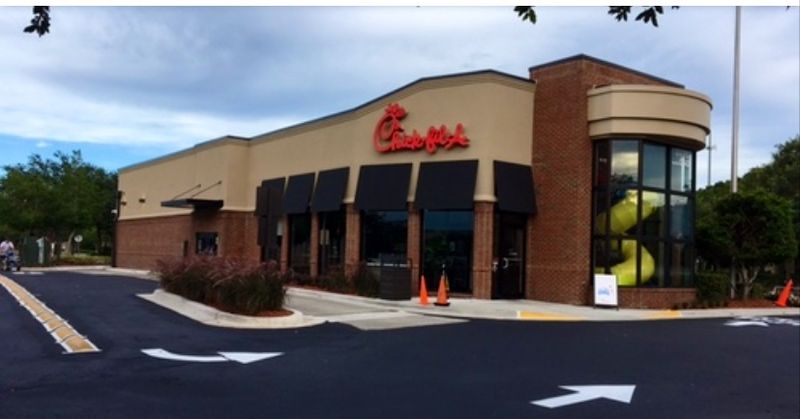 These 15 Culinary Stops In Kingsland, Georgia Make I-95 Travel Way More Delicious - Decor Hint Chick-fil-A