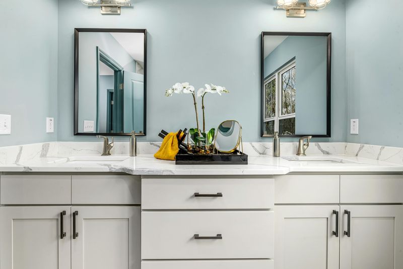 Freestanding Medicine Cabinets With Beveled Mirrors