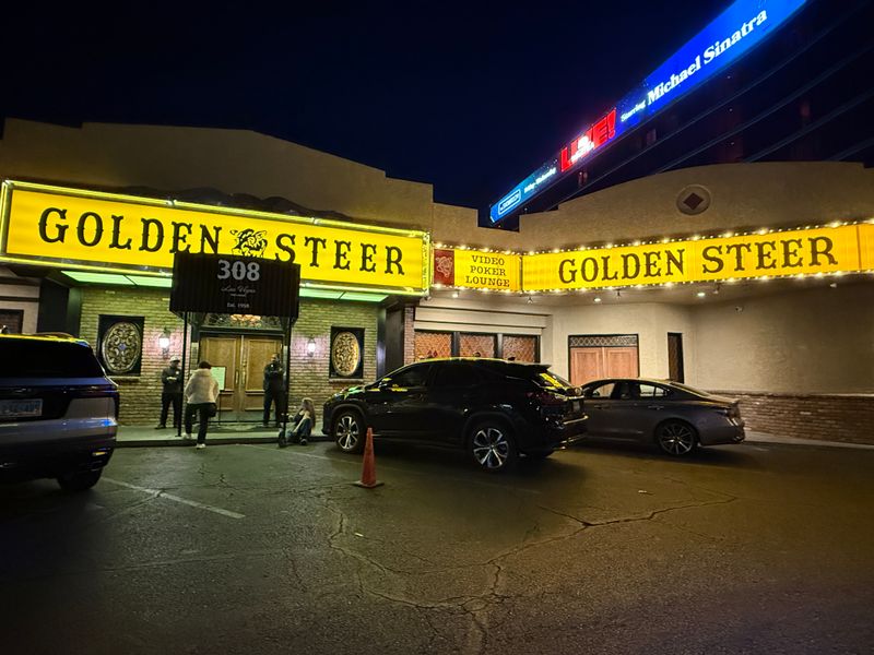 14 Beloved Nevada Restaurants Keeping Country Recipes And Homemade Flavor Alive - Decor Hint Golden Steer Steakhouse Las Vegas