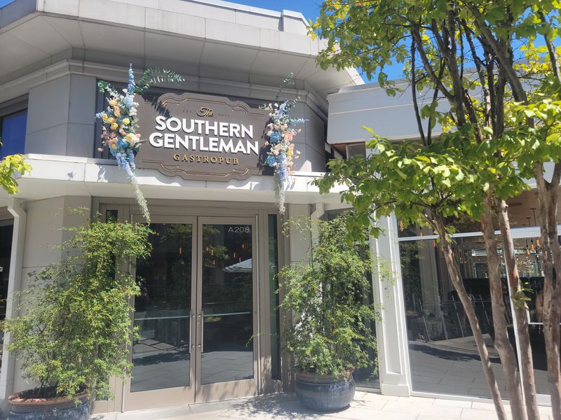 This Atlanta Georgia Restaurant Proves Southern Hospitality Can Be World-Class - Decor Hint Wine Program Recognition