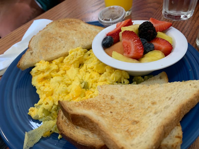 This Little-Known Café In California Has Become A Go-To Spot For Outstanding Biscuits And Gravy - Decor Hint House-Made Salsa That Adds A Vibrant Touch