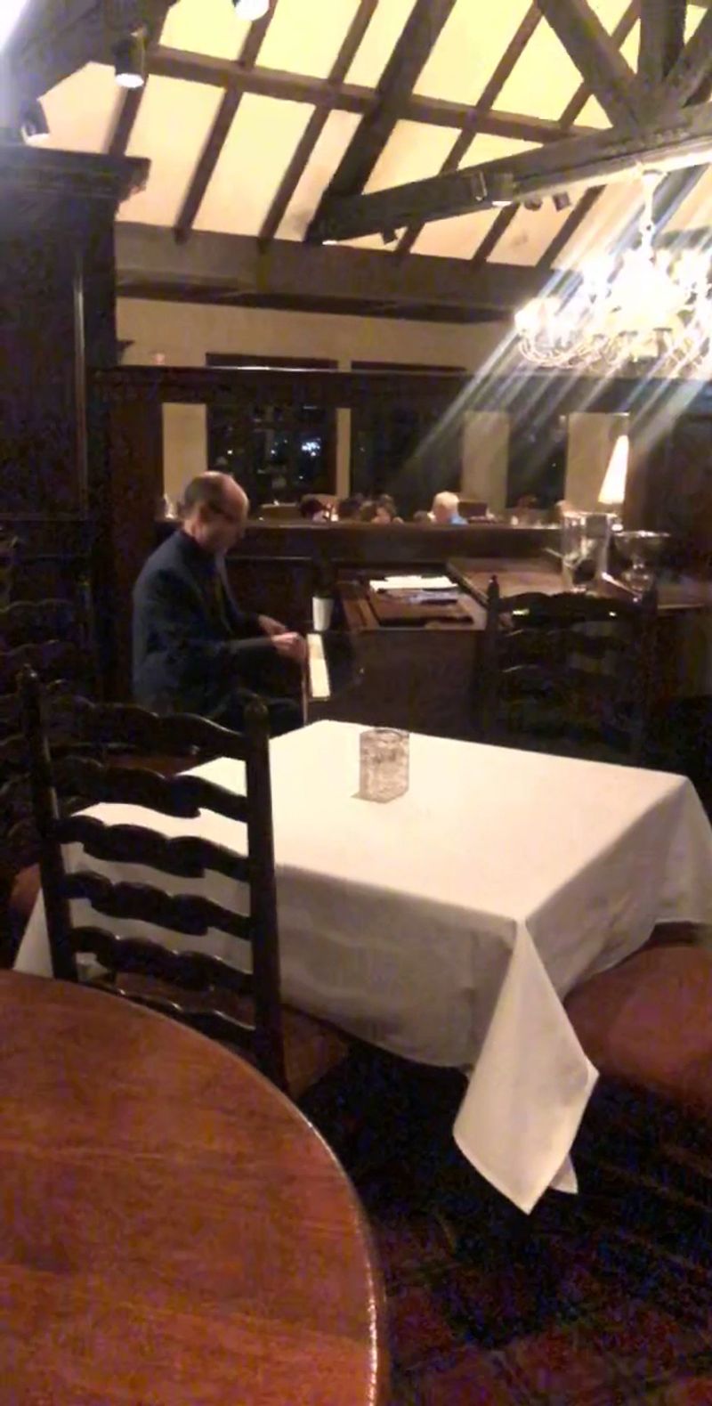 This Homey California Restaurant Has Turned Its Steaks Into A Local Obsession - Decor Hint Live Piano Music Fills The Lounge