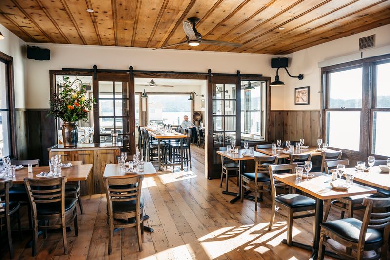 16 California Coastal Seafood Spots Perfect For A Laid-Back Day Trip - Decor Hint Tony's Seafood