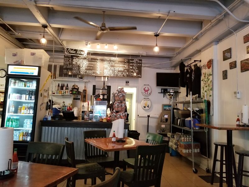 I Drove Louisiana Backroads To Try 10 Po'boy Shops - And The Last 4 Redefined Perfect - Decor Hint Killer PoBoys