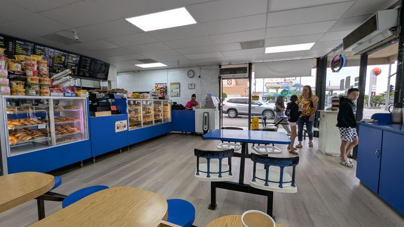 Food Lovers Say These 14 California Doughnut Shops Are Among The Nation's Best - Decor Hint Simone's Donuts