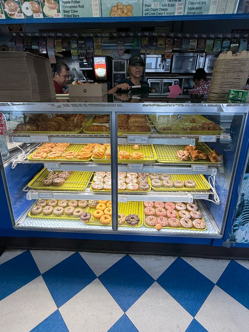 Food Lovers Say These 14 California Doughnut Shops Are Among The Nation's Best - Decor Hint SK Donuts