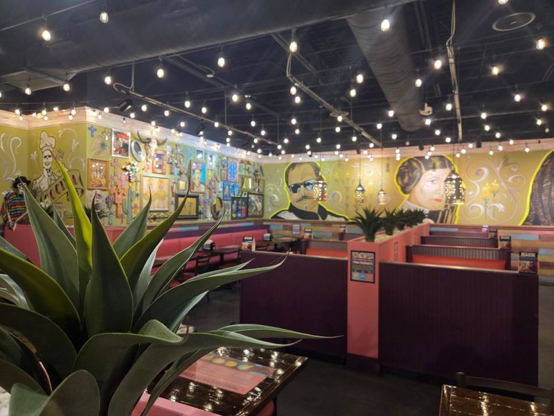 Cantina Louie, Matthews