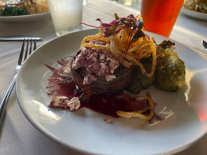 This Grocery In Beaufort, North Carolina, Is Home To The Most Addictive Crab Dip - Decor Hint Daily Specials Showcase Seasonal Creativity