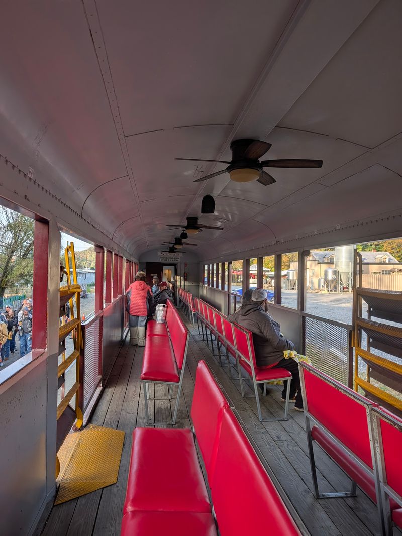 A Scenic Train Journey You'll Never Forget In The Smokies, North Carolina - Decor Hint Special Events And Themed Rides