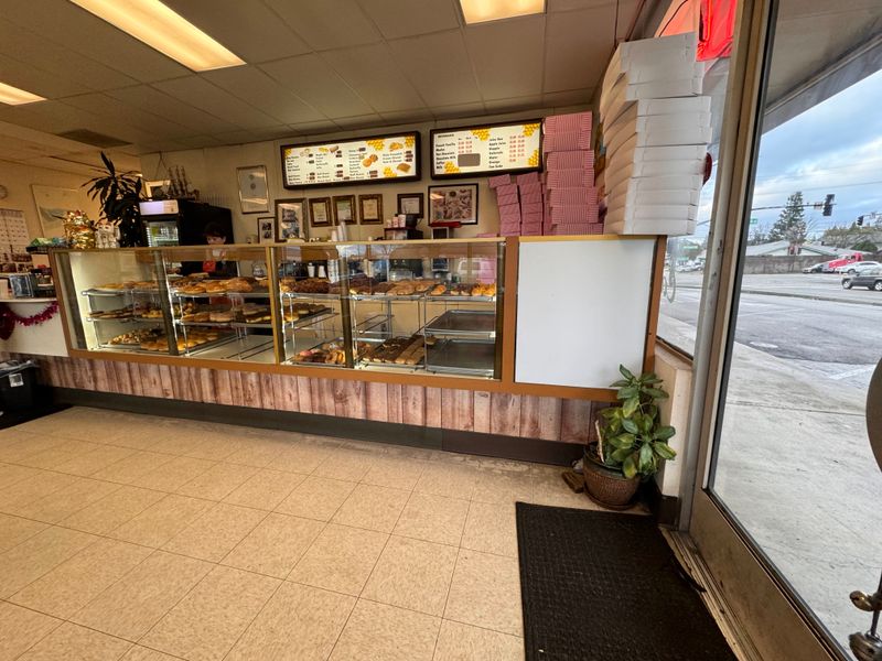 Food Lovers Say These 14 California Doughnut Shops Are Among The Nation's Best - Decor Hint Honey Donuts