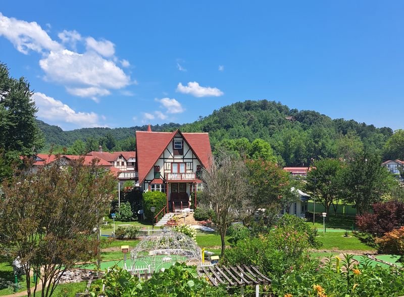 Helen Georgia Is A Tiny Town With A Big Natural Wonder 15 Things You Can't Miss - Decor Hint Alpine Mini Golf