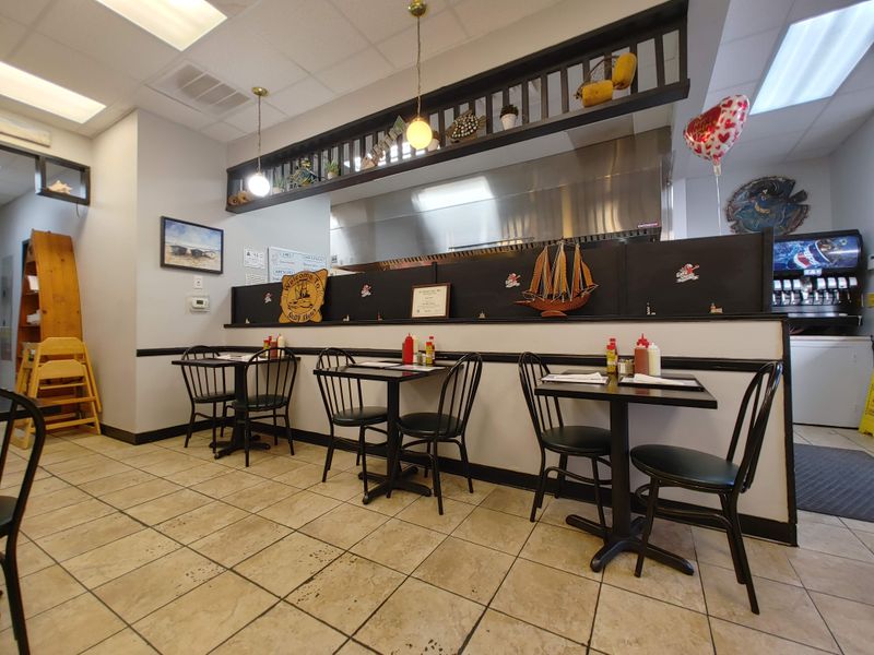 Salty Shores Calabash Style Seafood, Wilson