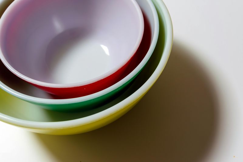 These 9 California Antiques Are Nearly Worthless - But These 9 Could Be Goldmines - Decor Hint Vintage Pyrex Mixing Bowls (Nearly Worthless)