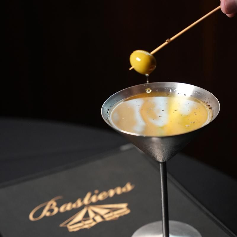 Time-Capsule Dining Experience