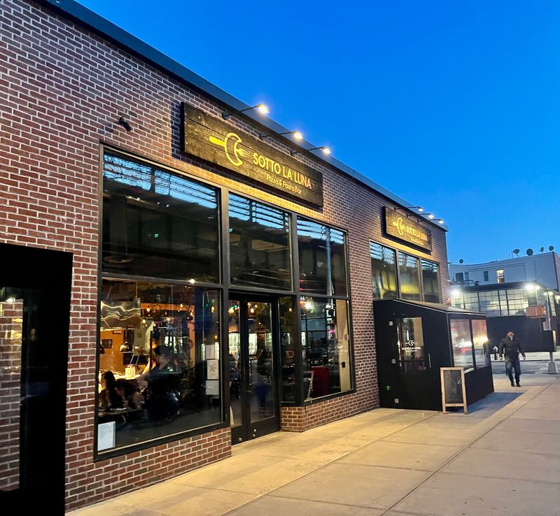 16 Hidden-Spot Georgia Restaurants That Regulars Keep To Themselves - Decor Hint Sotto la Luna