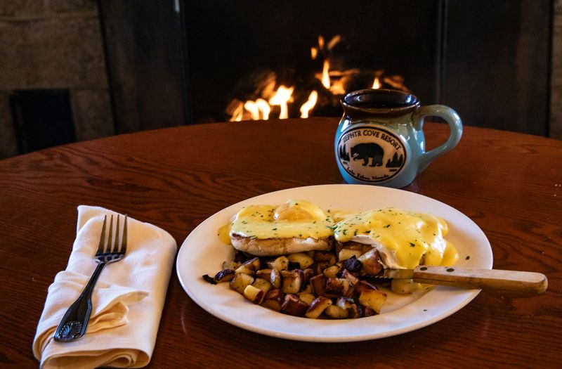 11 Road-Trip-Worthy Nevada Restaurants Serving Food With A View - Decor Hint Zephyr Cove Restaurant