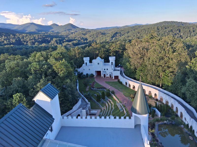 Uhuburg, Georgia's Eagle Owl Castle, Looks Straight Out Of The Middle Ages - Decor Hint Peaceful Retreat Setting