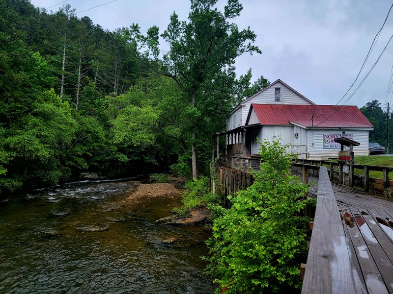 This Old-Fashioned Georgia Grist Mill Is A Delicious Step Straight Back Into The 1870s - Decor Hint The Peaceful Mountain Setting