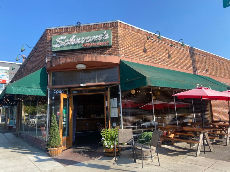 13 Oregon Diners Where Comfort Food Still Reigns Supreme - Decor Hint Sckavone's