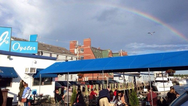 10 Portland, Maine Chowder Bowls Everyone Craves When It’s Cold - Decor Hint J's Oyster