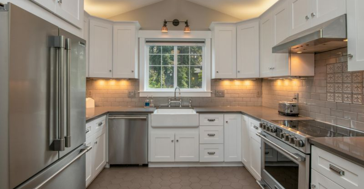 Experts Reveal 10 Things Ruining Illinois Kitchens And 10 That Fix Them - Decor Hint