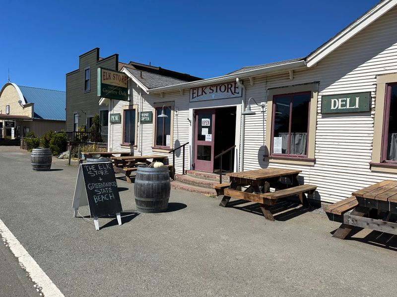 Scenic Outdoor Picnic Tables For Dining With A View