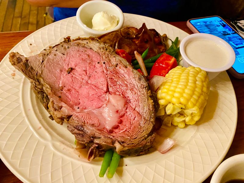 This Middle-Of-Nowhere California Steakhouse Serves Some Of The Best Steaks You'll Ever Taste - Decor Hint Signature Prime Rib And Wagyu Offerings