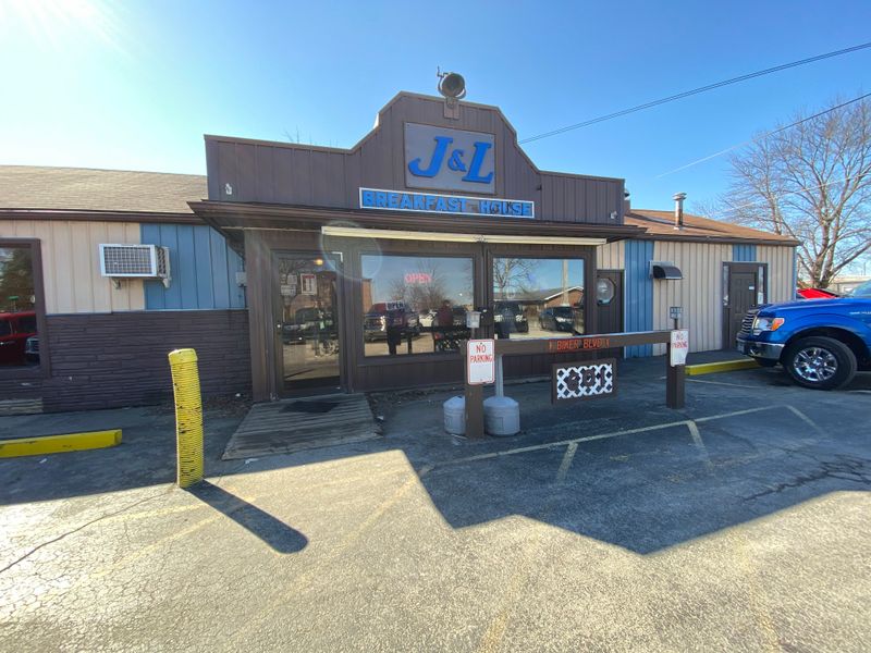 J & L Breakfast House