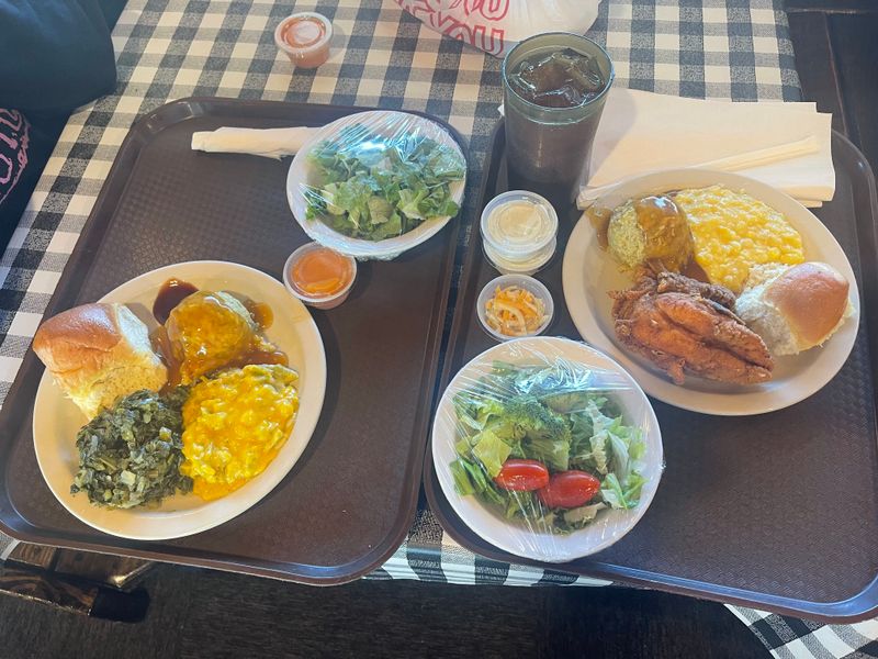 This Amish Restaurant In Georgia Serves The Best Homemade Pies Of Your Life 14 Reasons To Visit Yoder's Deitsch Haus - Decor Hint Generous Portion Sizes