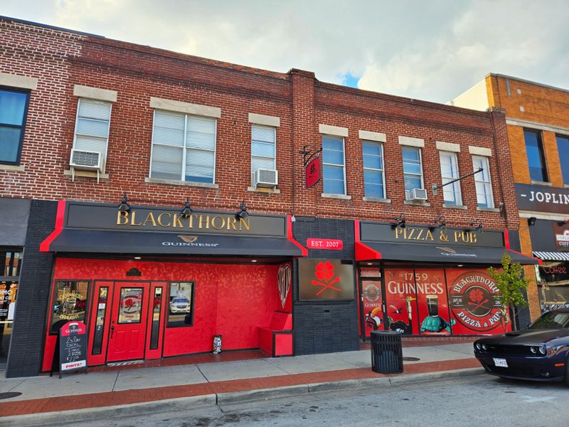 Missouri Pizza Spots Proving Simple Can Be Delicious - Decor Hint Blackthorn Pizza & Pub