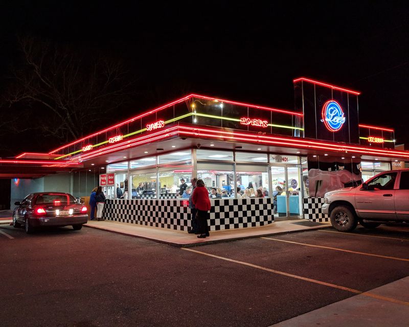 15 Georgia Restaurants Where The Comfort Food Matters More Than The Decor - Decor Hint Lee's Drive In