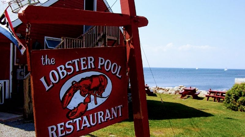 20 Local-Loved New England Seafood Shacks From Massachusetts And Beyond - Decor Hint The Lobster Pool