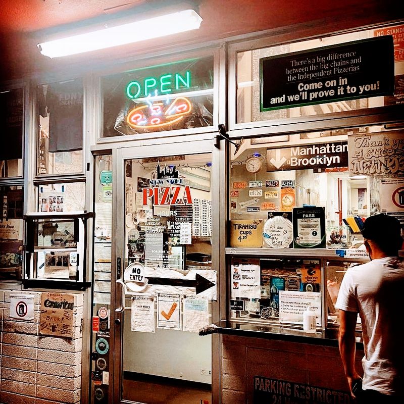 12 California Pizzerias That Loyal Customers Pick Over National Chains - Decor Hint A Slice Of New York Pizza