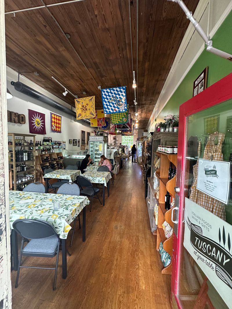 These 16 Georgia Pizza Joints Serve Lasagna So Good Locals Swear By It - Decor Hint Tuscany at Your Table