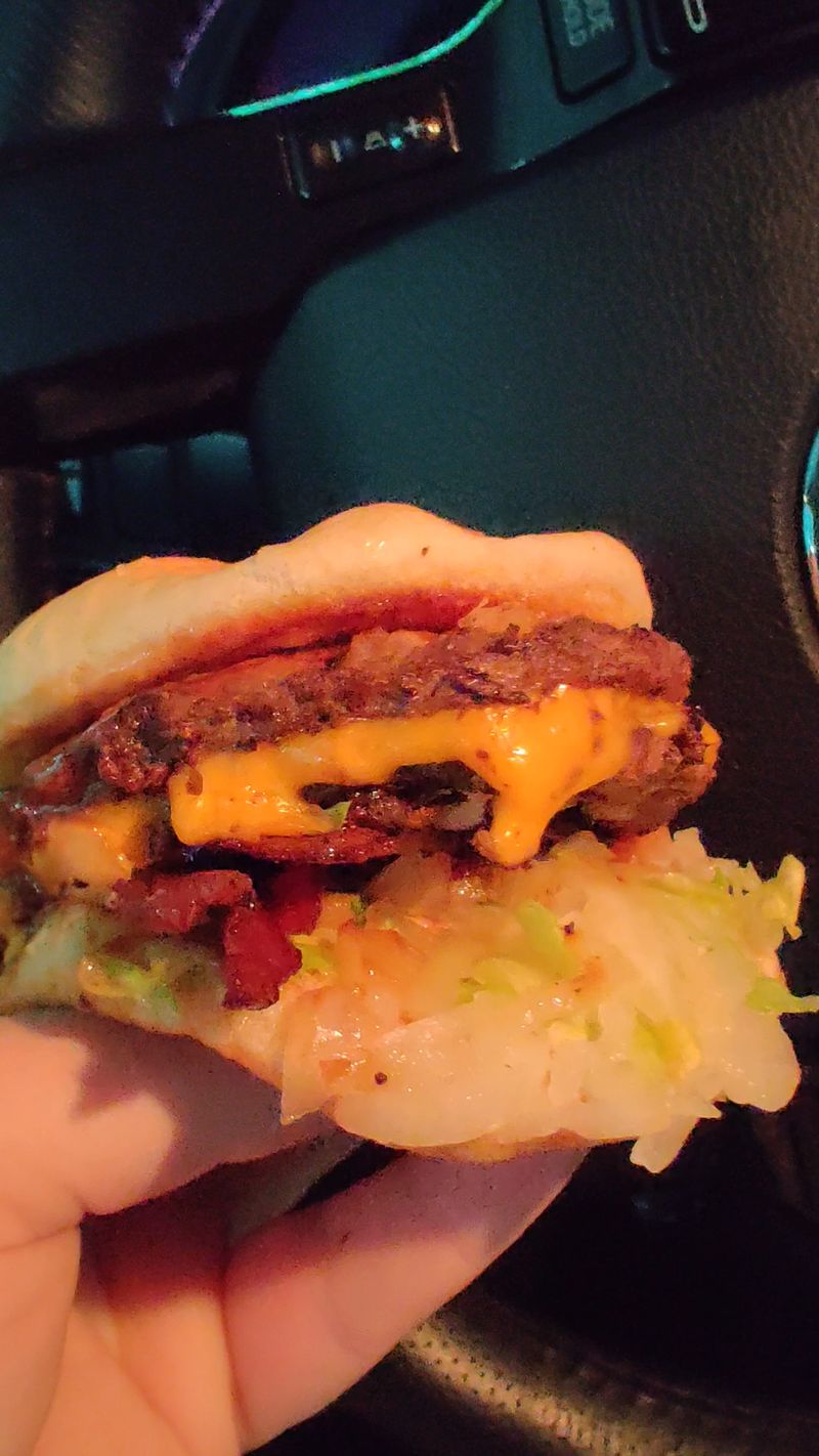 Classic Cheeseburgers That Never Disappoint