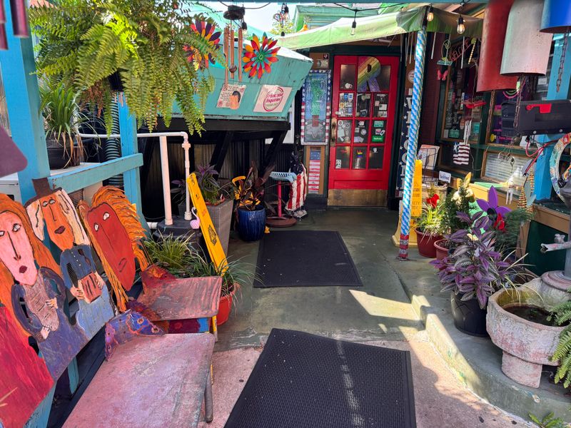 15 Georgia Restaurants Where The Comfort Food Matters More Than The Decor - Decor Hint R. Thomas Deluxe Grill