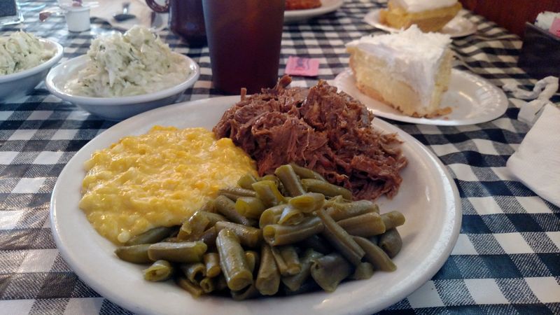This Amish Restaurant In Georgia Serves The Best Homemade Pies Of Your Life 14 Reasons To Visit Yoder's Deitsch Haus - Decor Hint Homestyle Fried Chicken